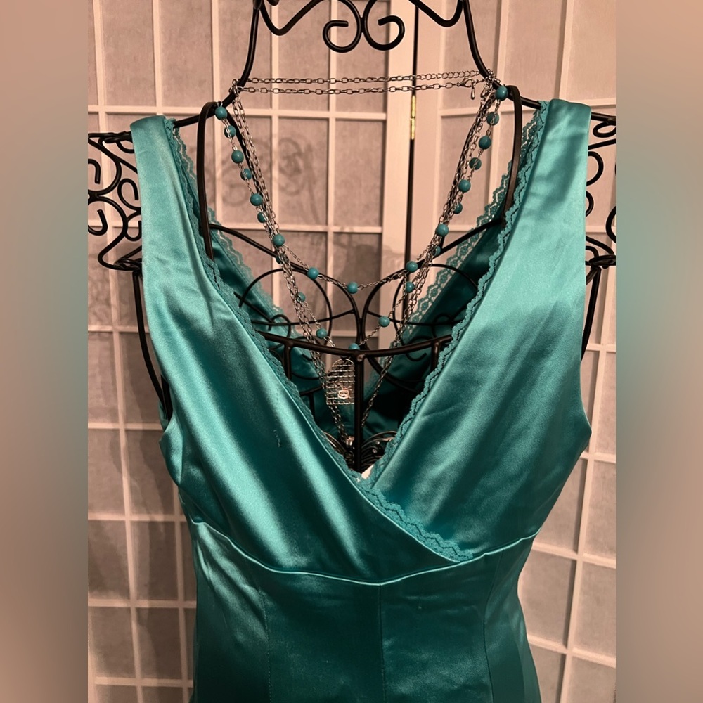 BEBE Slim Sexy V Neck Satin Midi Dress NWT - Picture 8 of 11